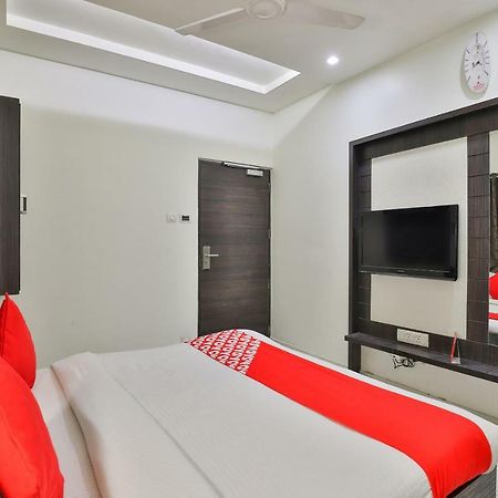 Oyo 2351 Hotel Golden Plaza Ahmedabad Eksteriør bilde