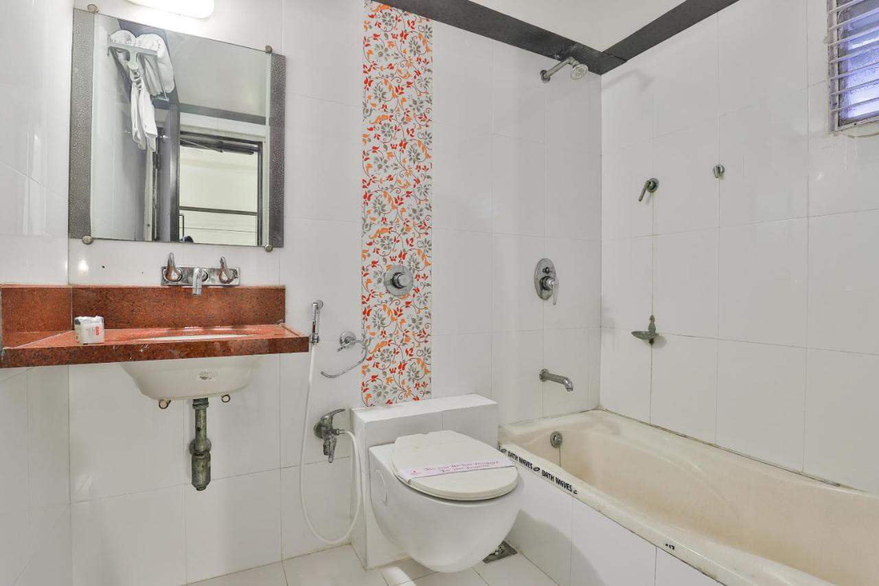 Oyo 2351 Hotel Golden Plaza Ahmedabad Eksteriør bilde