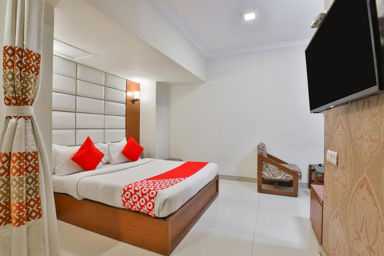 Oyo 2351 Hotel Golden Plaza Ahmedabad Eksteriør bilde
