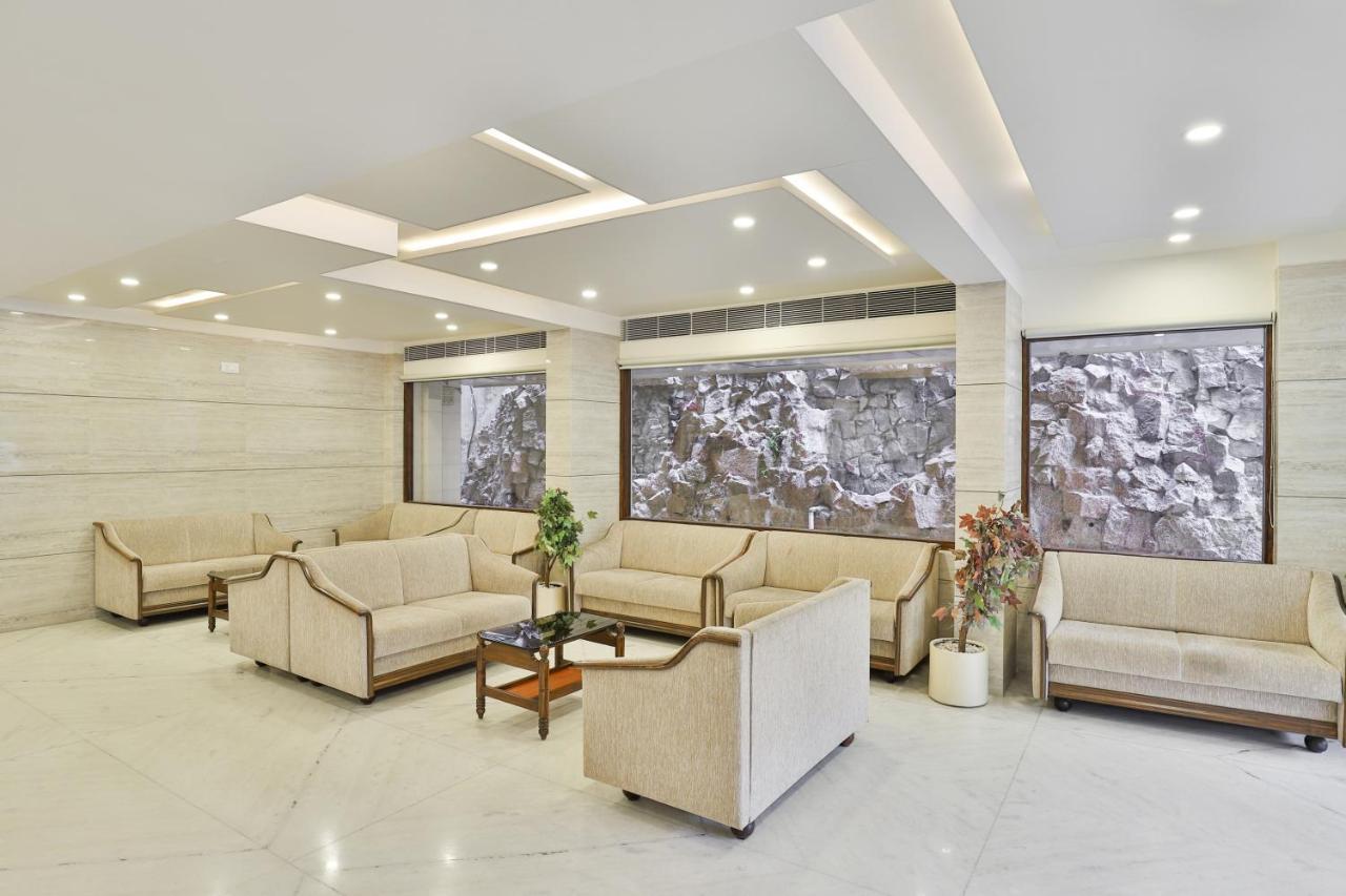 Oyo 2351 Hotel Golden Plaza Ahmedabad Eksteriør bilde