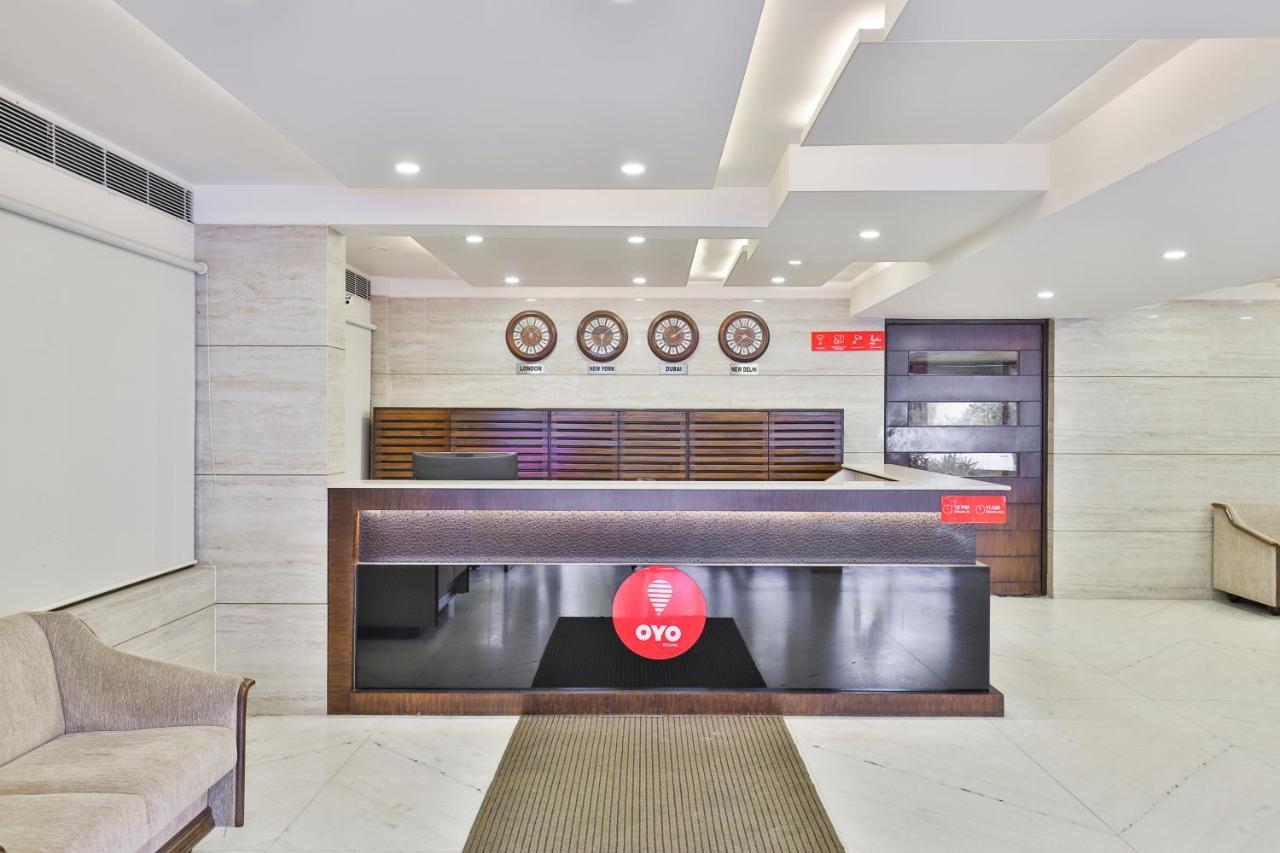 Oyo 2351 Hotel Golden Plaza Ahmedabad Eksteriør bilde
