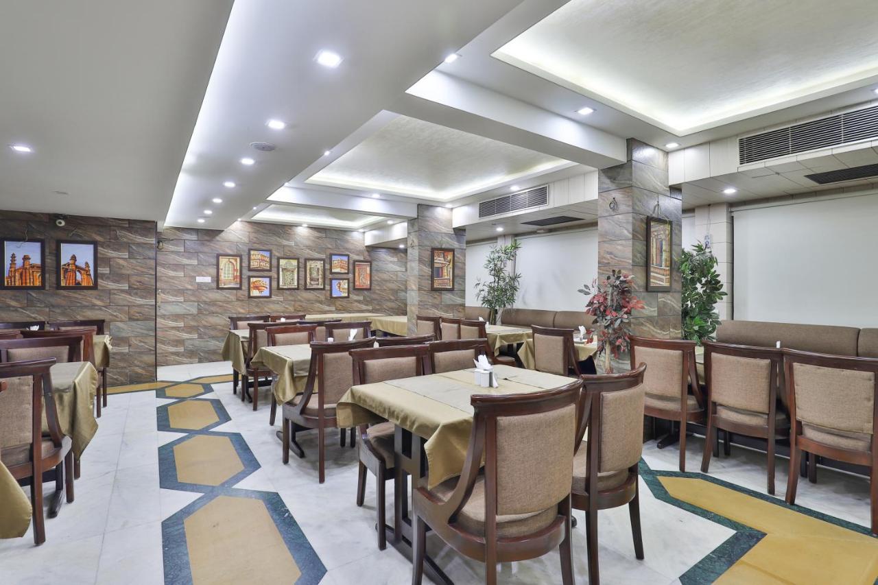 Oyo 2351 Hotel Golden Plaza Ahmedabad Eksteriør bilde