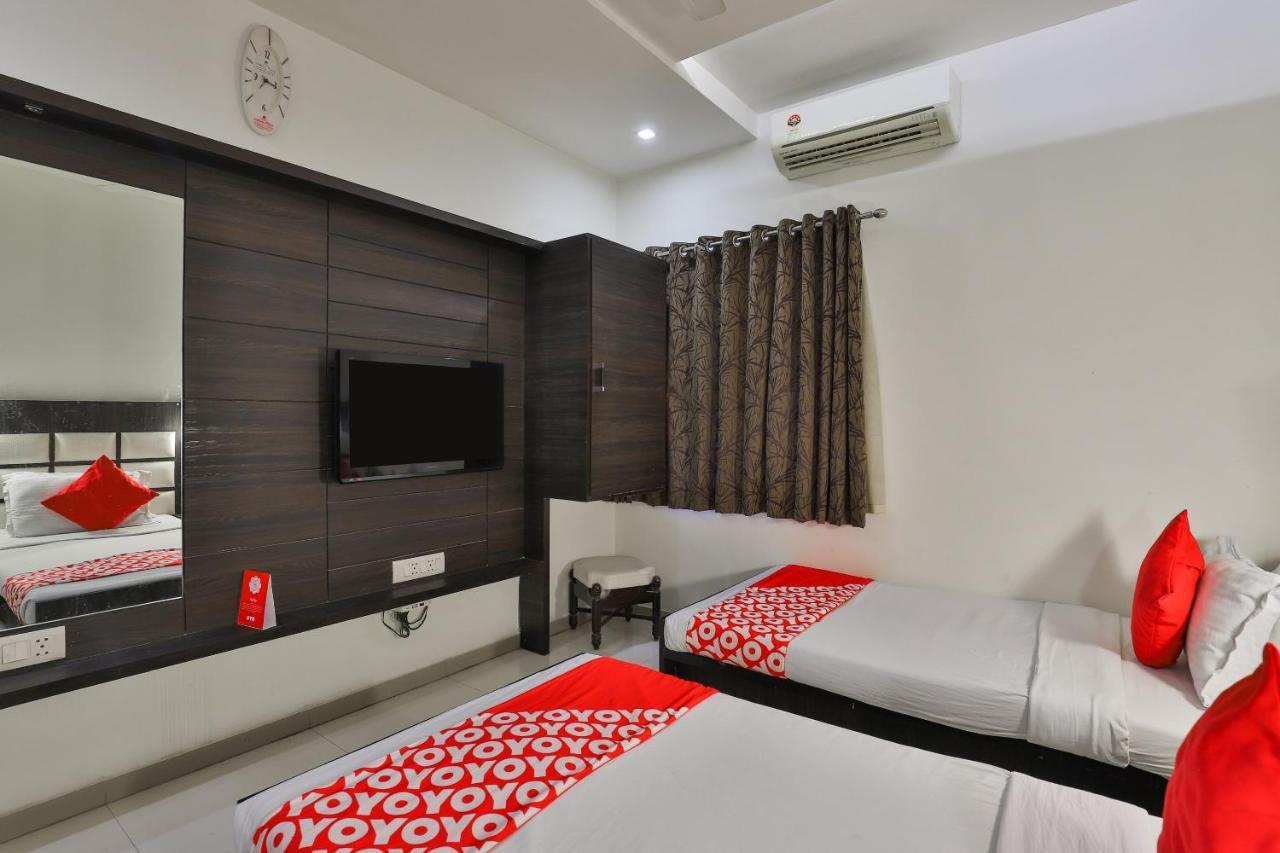 Oyo 2351 Hotel Golden Plaza Ahmedabad Eksteriør bilde