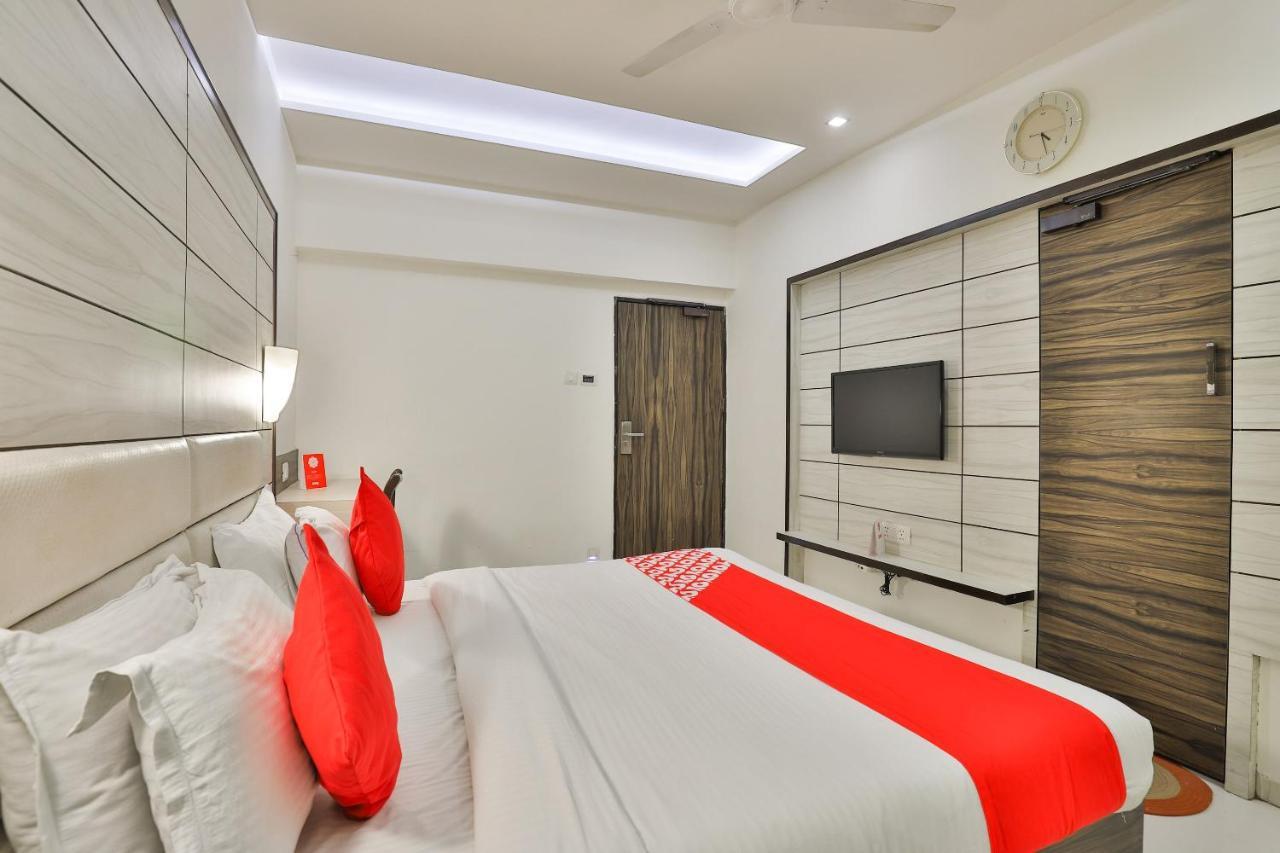 Oyo 2351 Hotel Golden Plaza Ahmedabad Eksteriør bilde